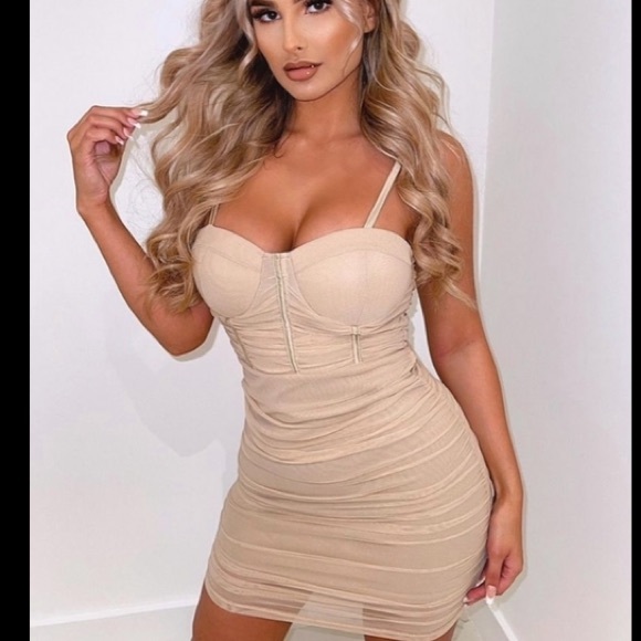 NWT❣️ BEIGE BUST CUP RUSHED MESH MINI DRESS 😍 - Picture 2 of 9
